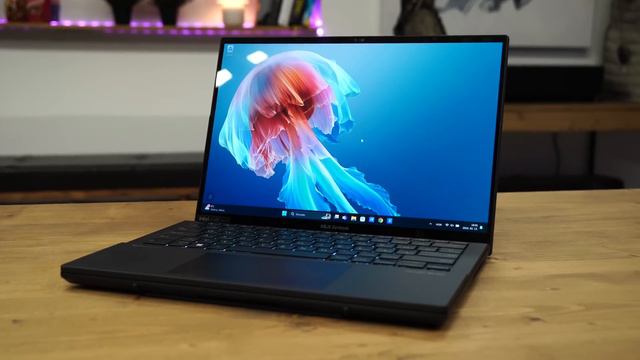 Ezt egy VÉKONY laptopból HAJTOGATTAM! смотреть онлайн