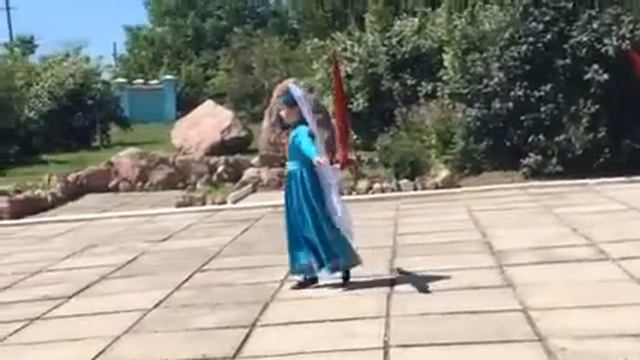 Крымскотатарский танец в исполнении Кумаевой Гузель смотреть онлайн