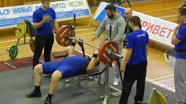20 декабря 2015. Титков Роман. 1 подход. Жим 170 кг, в зачет, с.в. 131,35 кг смотреть онлайн