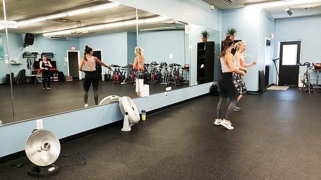 LIVE CLASS - DANCE YOUR SASS OFF смотреть онлайн