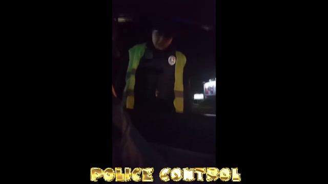 Девушка полицейский не смогла придумать причину остановки!!! смотреть онлайн