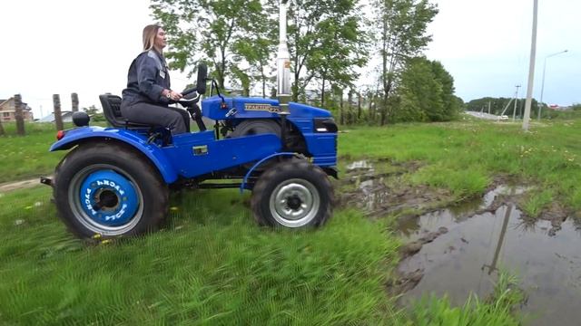 Обзор Русич Т-30 4х4. Убийца трактора Т-25 «Владимирец»? смотреть онлайн