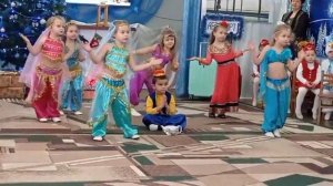 Восточный танец в детском саду , средняя группа - очень простой  romashka.olchik91@gmail.com