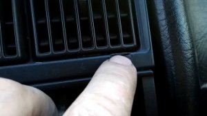 Авто освежитель попал на пластик