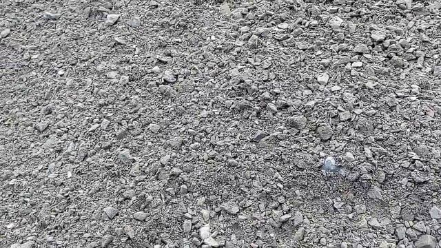 Чем засыпать перед домом дёшево и сердито