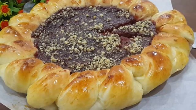 Пироги с бараниной и томатной пастой