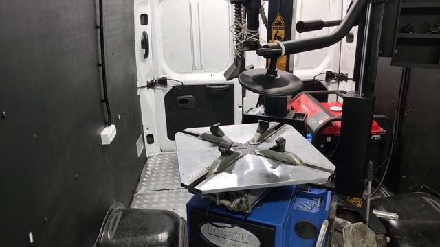 Мобильный шиномонтаж V2.0 | ГАЗель за 2,5 млн | Моя ШИНКА смотреть онлайн