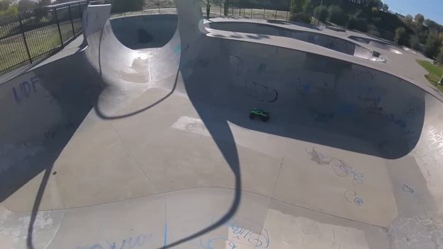 TRAXXAS TOUGH? X-MAXX 8s First Bash Impressions And Breakages