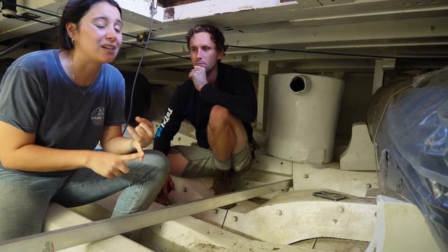 Installing a restored muffler to the exhaust system of our once wrecked boat — Sailing Yabá 193 смотреть онлайн
