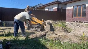 бетонирование двора по маякам с разуклонкой с миксера