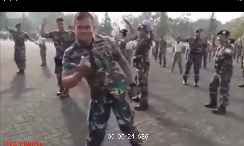 БУЙ,БУЙ,БУЙ.Танцует военнослужащий Khalwa Alya Nairi.Автор Бактияр Токторов (Киргизия)