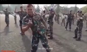 БУЙ,БУЙ,БУЙ.Танцует военнослужащий Khalwa Alya Nairi.Автор Бактияр Токторов (Киргизия)