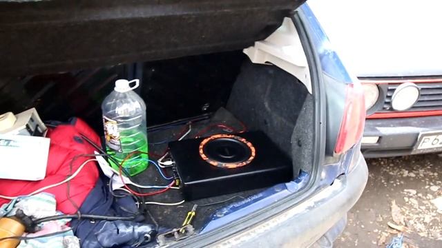 Саб для установки под сиденья играет с багажника! Barracuda 8A Underseat #dlaudio