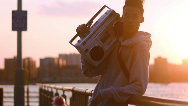 музыка Max Brhon - Cyberpunk смотреть онлайн