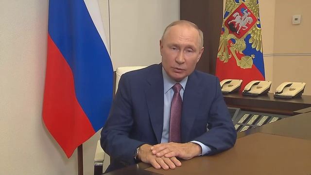 Владимир Путин: Мы добились того чтобы амурских тигров в России стало больше смотреть онлайн
