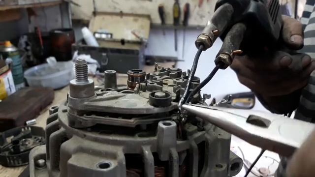 Kangoo rompió polea alternador.gran laburo!!!! смотреть онлайн