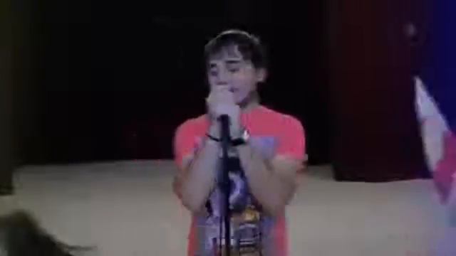 парень круто поет (Хулиган Одинокий 1) смотреть онлайн