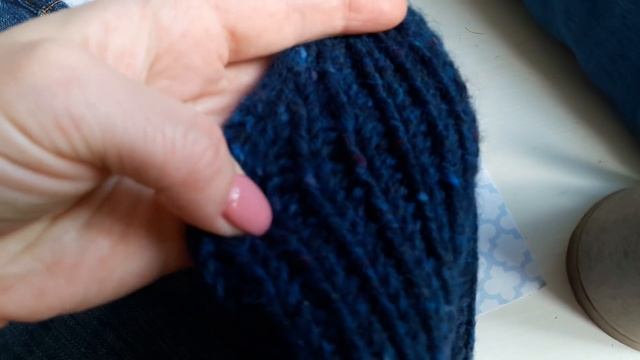 Мужская шапка спицами из KILCAR TWEED KNOLL резинкой 1х1 / ОБЗОР смотреть онлайн