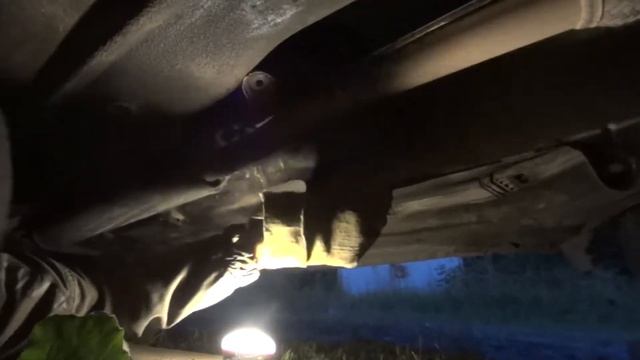 Демонтаж Глушителя и Термоэкрана под Тросиком Стояночного Тормоза на LADA KALINA смотреть онлайн