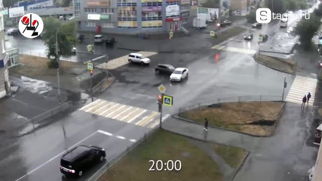 5 машин за 2 дня на одном перекрёстке. Real Video смотреть онлайн