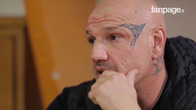 Il nipote del boss Giuliano: "Così accoglievamo Maradona quando veniva a prendere la droga" смотреть онлайн