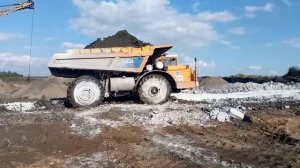 Полноприводный самосвал МоАЗ-75054 40.  Карьер, бездорожье