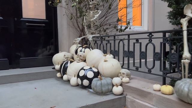 Хэллоуин в Нью-Йорке. Как американцы украшают дома на Хэллоуин. смотреть онлайн