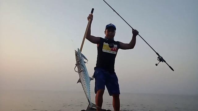 fishing session with team Jumeirah Pearl/from Dubai смотреть онлайн