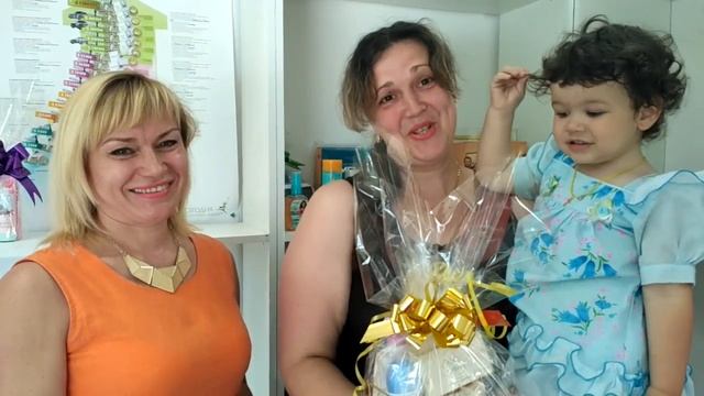 Вручение подарка победителю фотоконкурса "Лето - маленькая жизнь" смотреть онлайн