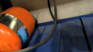 Компрессор на 12 вольт с ресивером, проще не куда.