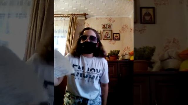 ШКОЛЬНИЦА ЧИТАЕТ РЭП смотреть онлайн