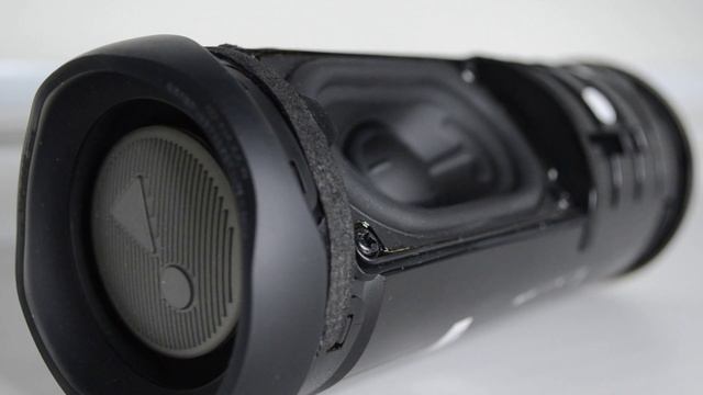 Колонка JBL FLIP 5 LFM 60% Bass Test РЕАКЦИЯ НА ПЕСНИ RUBICON смотреть онлайн