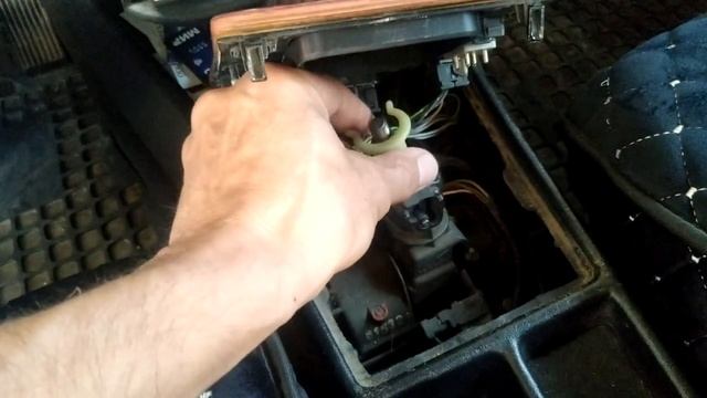 Как правильно установить ручку КПП Мерседес 190 W201 W124