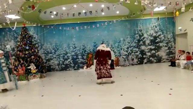 Танец Деда Мороза смотреть онлайн