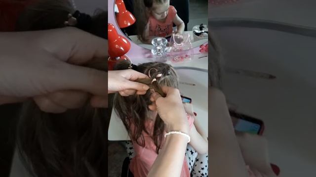 как заплести косу из четырех прядей с лентой смотреть онлайн