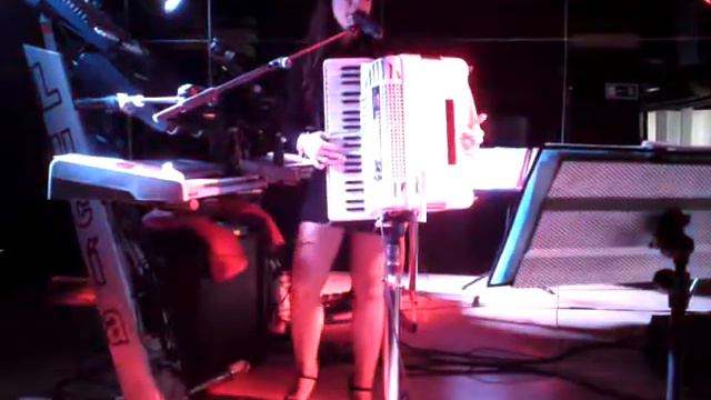 lucia y su acordeon la verbena 1 12 2013 смотреть онлайн