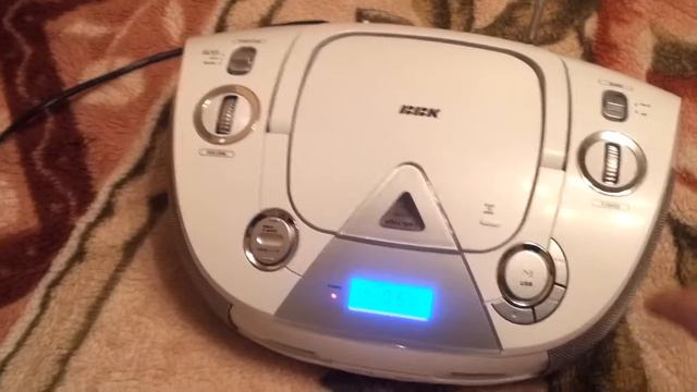 Аудиомагнитола BBK BX318U смотреть онлайн