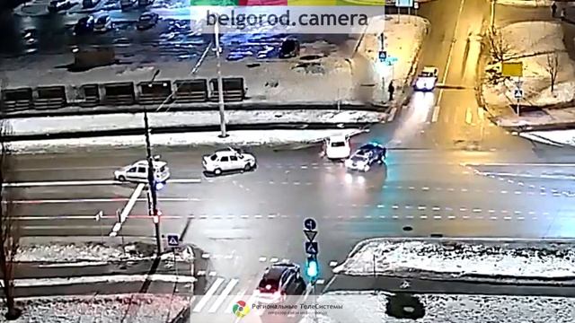ДТП на перекрёстке улиц Щорса и Есенина в Белгороде. смотреть онлайн