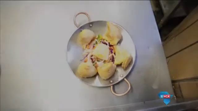 Hindu’s light up in preparation for Diwali смотреть онлайн