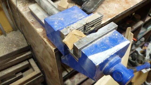 Как сделать петли для шкатулок из дерева. Wooden hinges for caskets смотреть онлайн