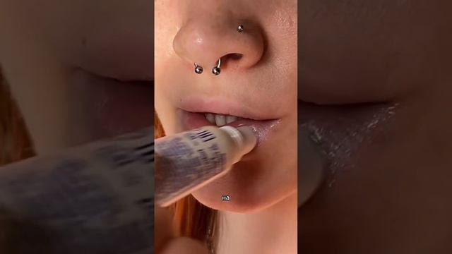 Как сделать и #макияж #макияжглаз #makeup #визажист #косметика #лайфхак деальные красные губы?? смотреть онлайн