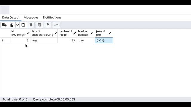 pgAdmin: Data Output tab of Query Tool смотреть онлайн