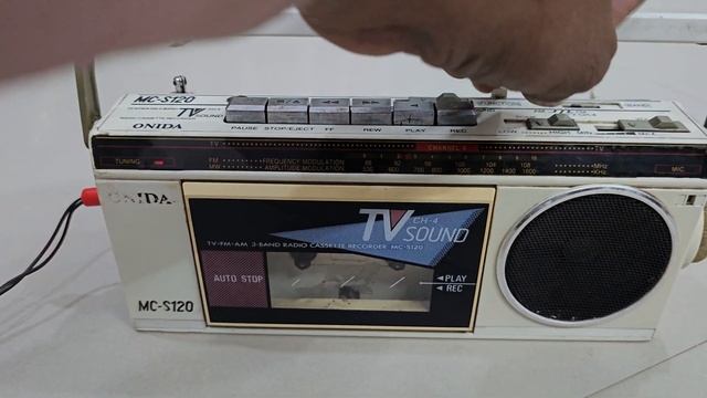 ONIDA MC-- S120 TV/FM/AM 3 BAND RADIO CASSETTE recorder 90233 21435 смотреть онлайн