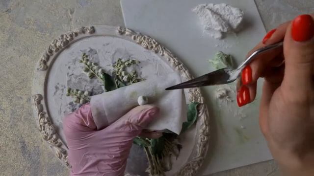 2 урок Ландыши. Скульптурная живопись из декоративной штукатурки