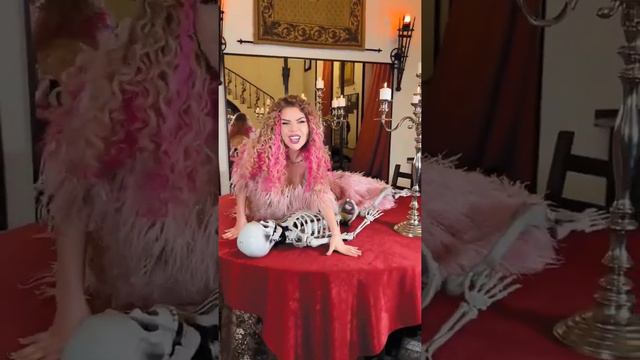 Карина кросс и фотосессия /ТИК ТОК/ ПОДПИШИСЬ У МЕНЯ ИНТЕРЕСНО смотреть онлайн