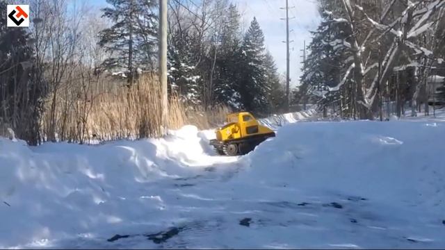 ГУСЕНИЧНЫЙ ВЕЗДЕХОД Bombardier ШТУРМУЕТ СНЕГ ГЛУБИНОЙ 60см смотреть онлайн