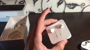Распаковка и обзор iPhone 7. Первый взгляд.Стоит ли покупать? Расскажу и покажу. А с вас лайк)