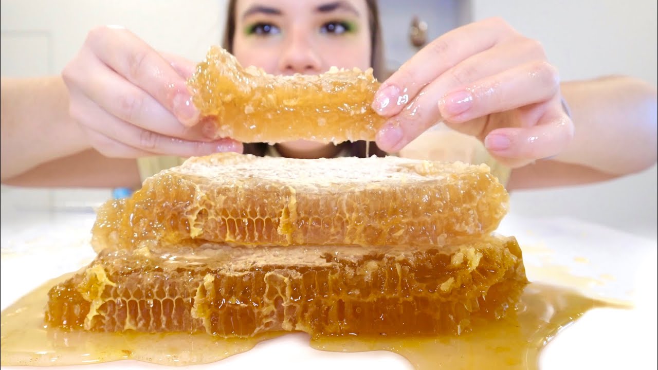 МУКБАНГ Едим мед в сотах !АСМР! ASMR Mukbang Honey Comb Sweet Eating обзор на соты с медом