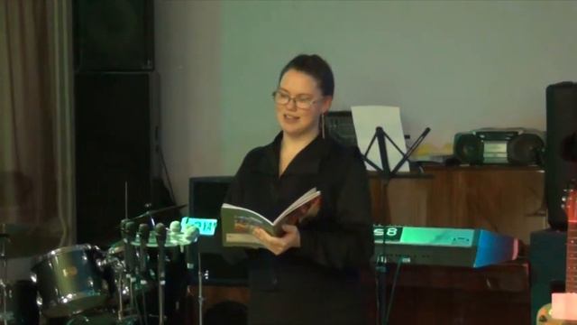 Вечер Талантов на молодежном богослужении: поэтическая страница смотреть онлайн