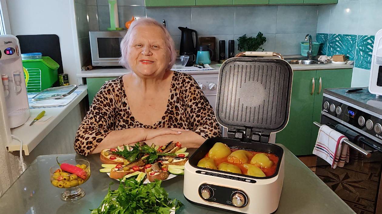 Фаршированый перец. Бутерброды.